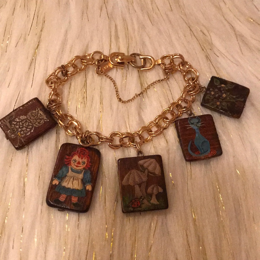 True vintage handpainted raggedy ann bracelet - Picture 2 of 8